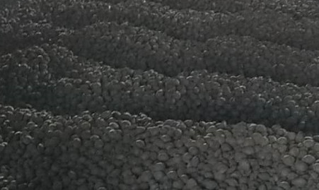 O carboneto de silicone da fábrica de aço pulveriza sic a condutibilidade térmica alta do tamanho dos carvões amassados 10-50mm